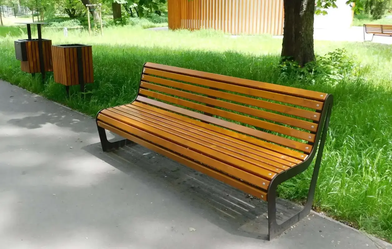 ławka parkowa z oparciem SIENA - producent Konstalmet